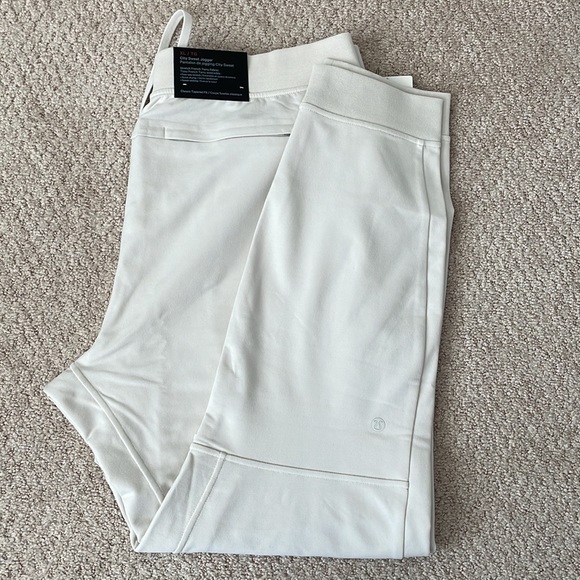NWT Lululemon City Sweat Jogger White Opal Size XL - Picture 12 of 12